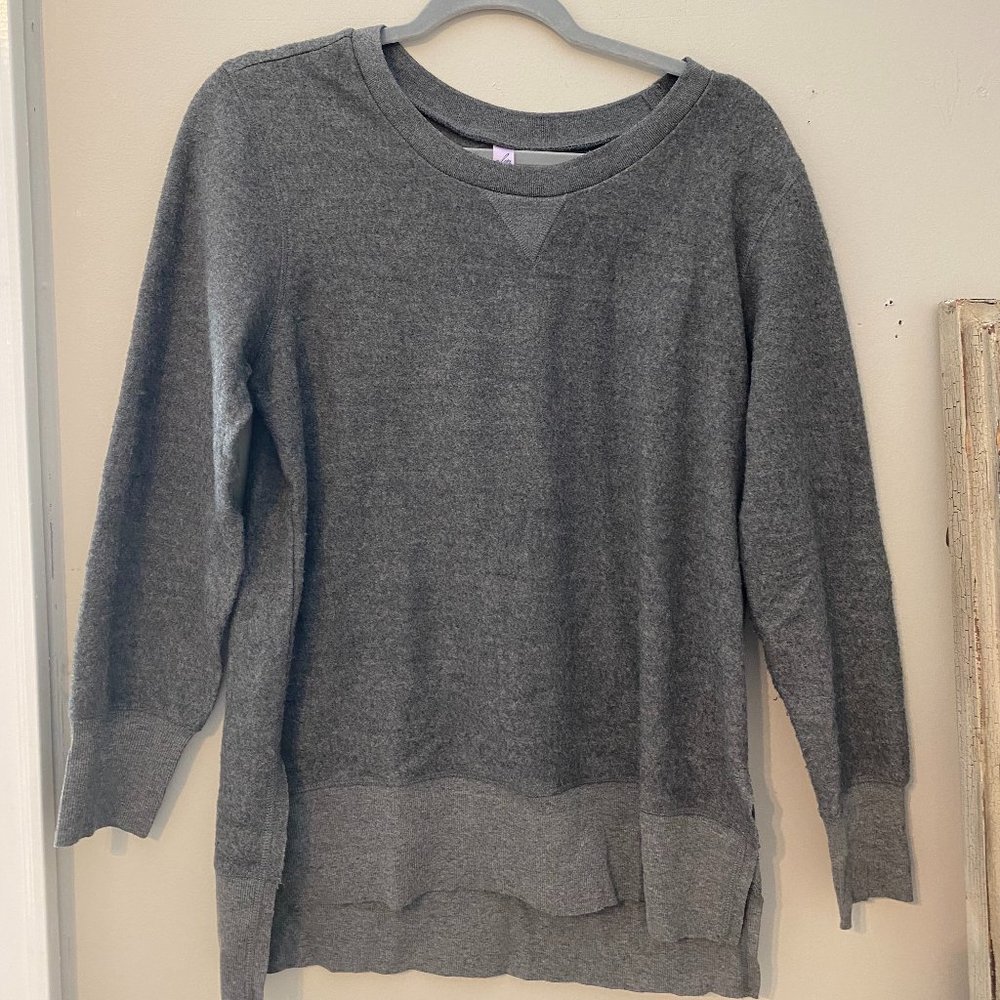 Francessca's Gray Sweater Top